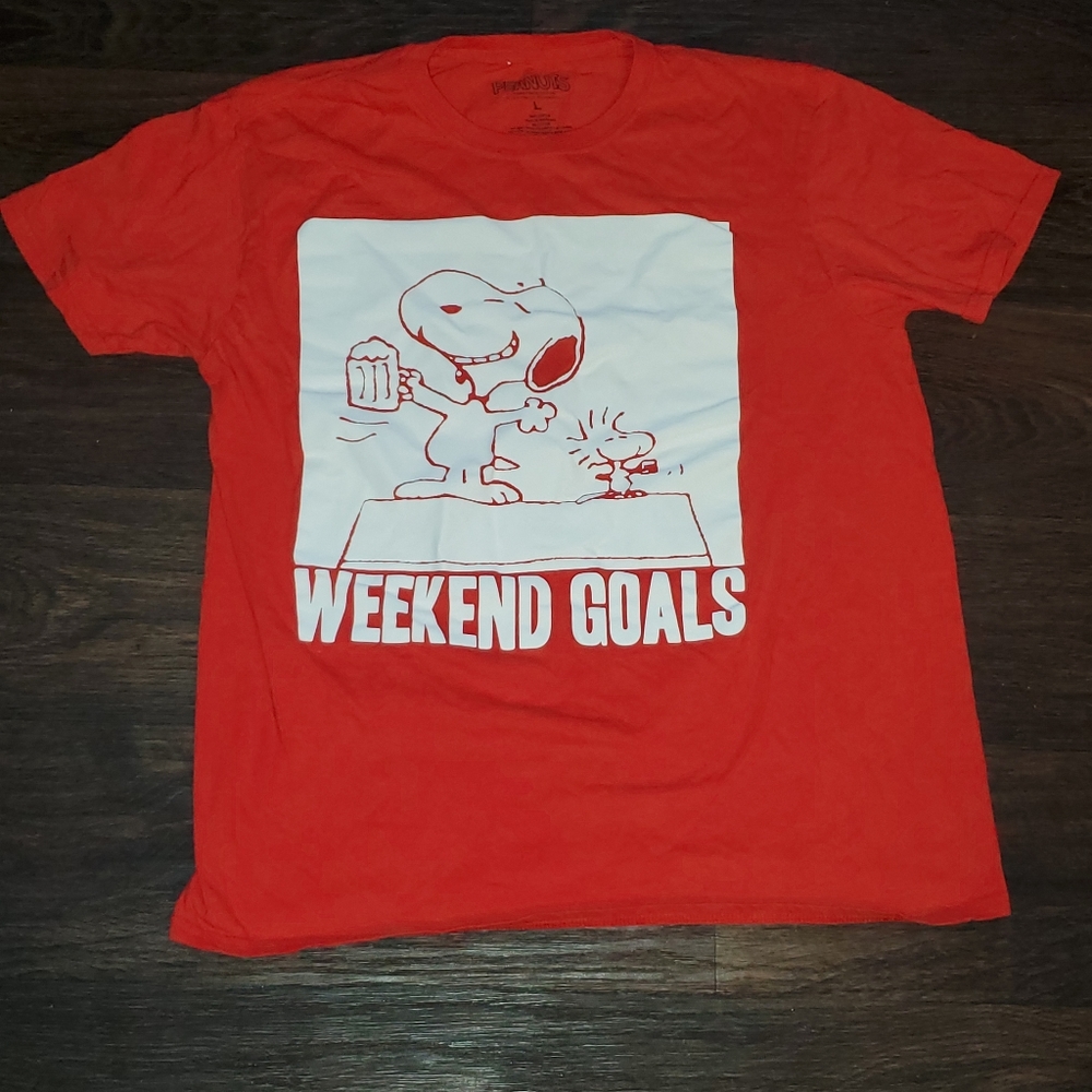 Peanuts tee